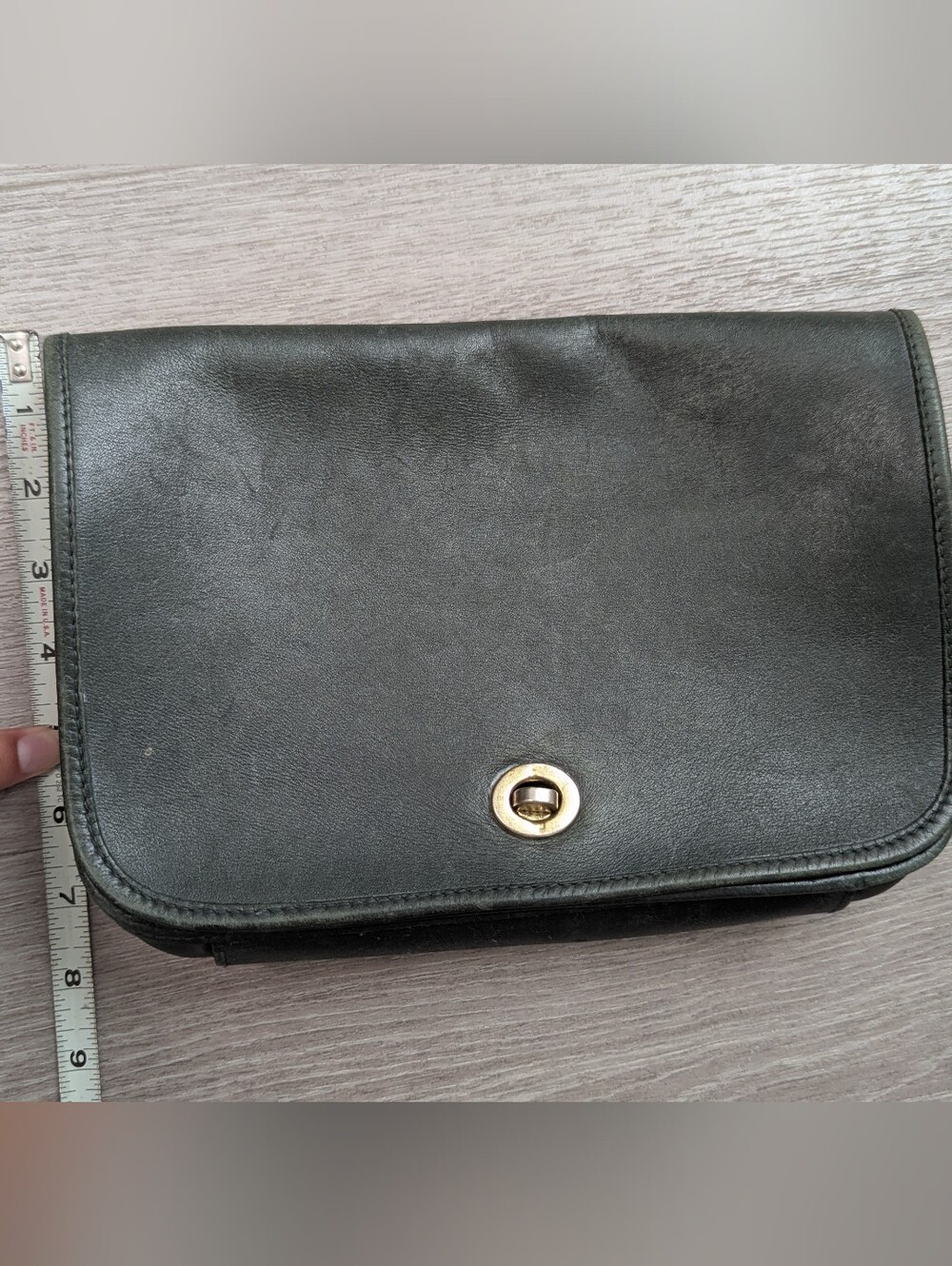 Hunt Club Olive Green Leather Crossbody Bag with Gold Hardware - Picture 10 of 11